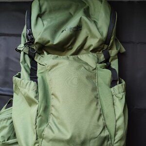 Columbia Unisex Green Triple Canyon 36L Hiking & Trekking Backpack (Medium)